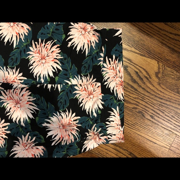 *NEW* Karen Kane stretch pants - Picture 4 of 5